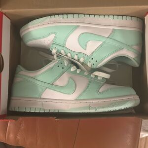 NWT Nike dunk low White mint foam GS
